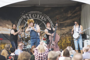 Steve´n´Seagulls bändi esiintymässä Sawohouse Garden Live lavalla
